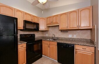 800 NW Fork Rd, Unit 7-10 in Stuart, FL - Building Photo - Building Photo