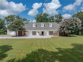 1820 LA-457 in Lecompte, LA - Building Photo