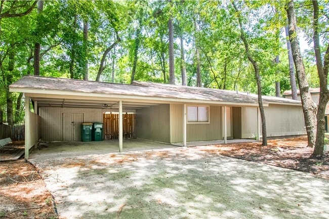 2717 S Millbend Dr in Spring, TX - Building Photo - Building Photo