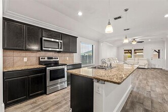 303 Triple Crown Ln in Ponder, TX - Building Photo - Building Photo