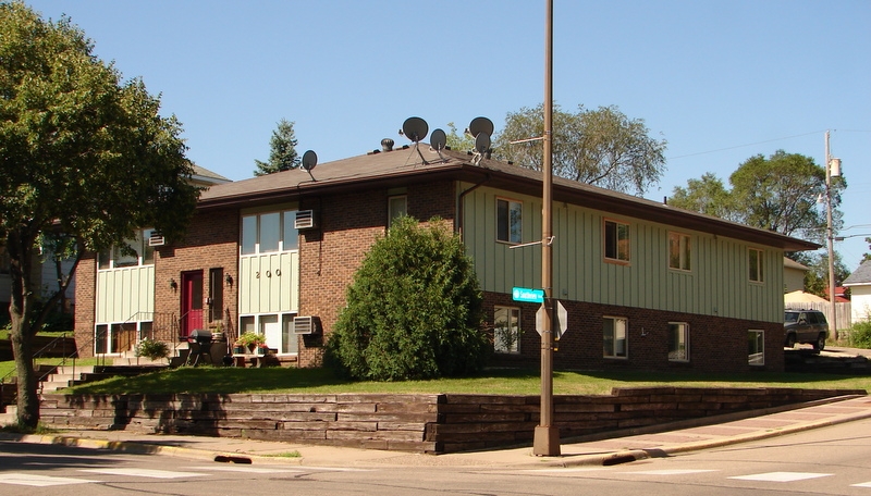 200 3rd Ave S in South St. Paul, MN - Building Photo