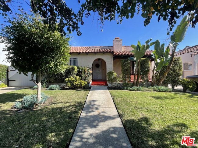 property at 560 N Irving Blvd