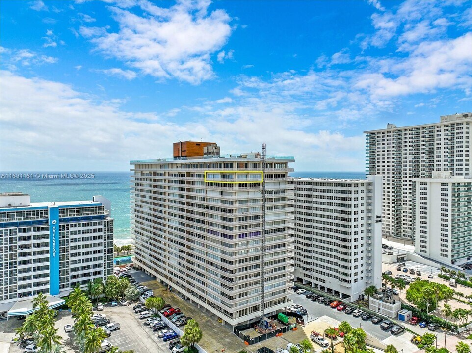 4020 Galt Ocean Dr, Unit 1801 in Fort Lauderdale, FL - Building Photo