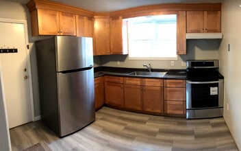 7 Lovefield St in Easthampton, MA - Foto de edificio - Building Photo