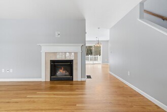 6 Mulberry Ln in Amherst, NH - Building Photo - Building Photo