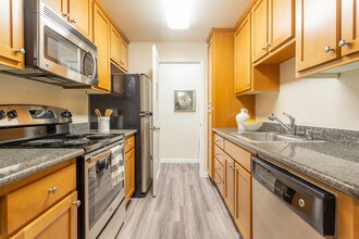 The Meadows Apartments in Sunnyvale, CA - Foto de edificio - Interior Photo