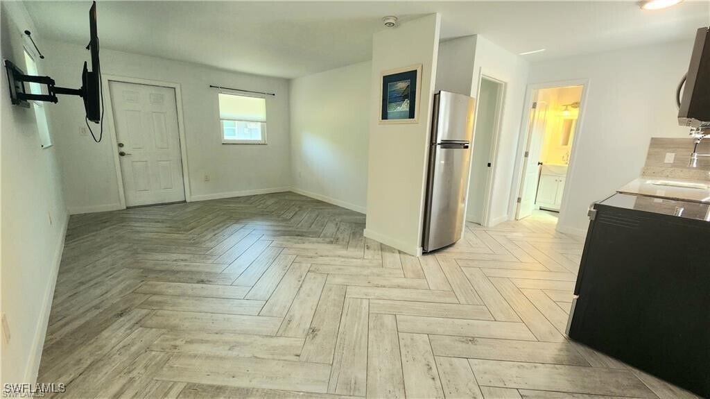 3365 Estey Ave in Naples, FL - Building Photo