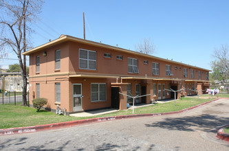 Rosewood Courts Apartments in Austin, TX - Building Photo - Building Photo