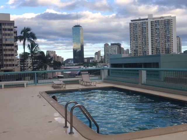 1560 Kanunu St, Unit #708 in Honolulu, HI - Foto de edificio - Building Photo