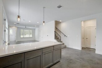 1914 Barge St in Austin, TX - Building Photo - Building Photo