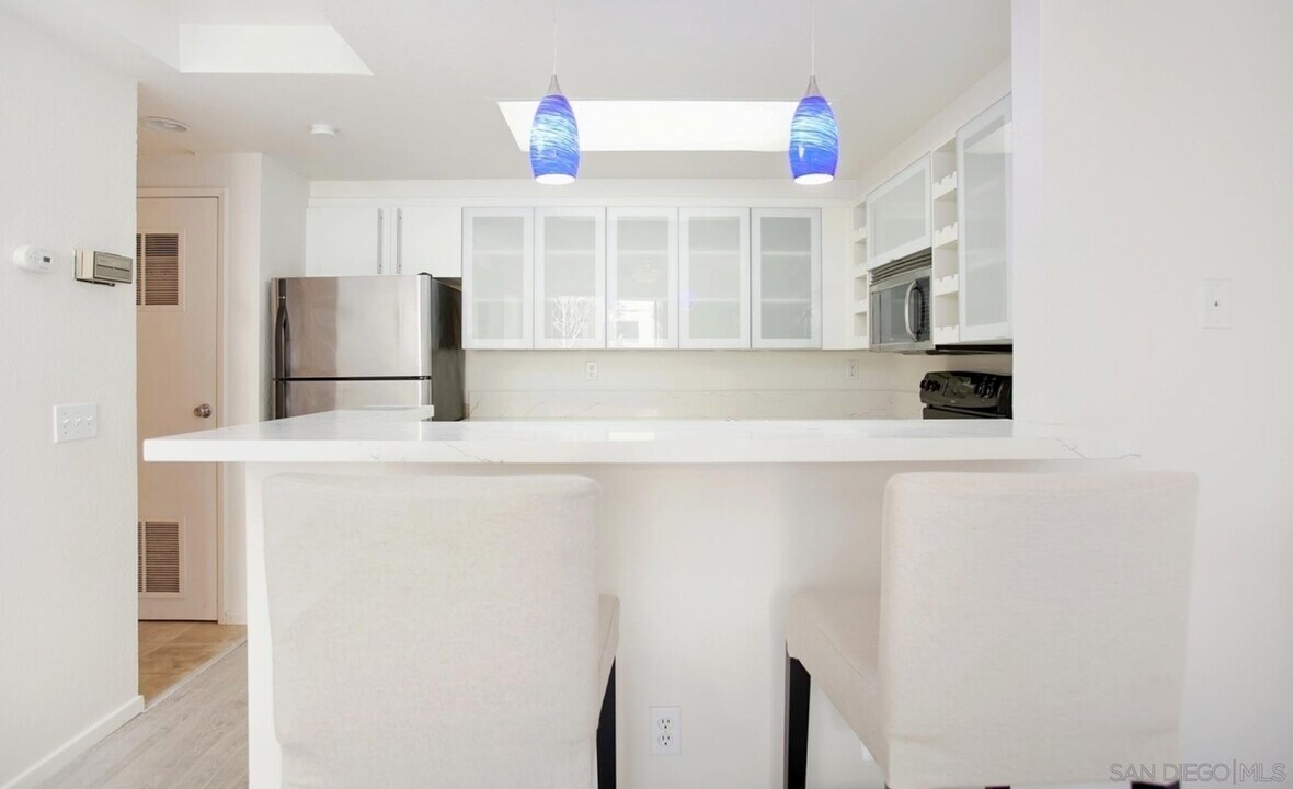 3941 Nobel Dr, Unit 163 in San Diego, CA - Building Photo