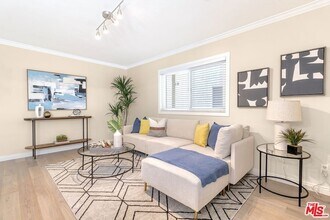 9005 Cynthia St in West Hollywood, CA - Building Photo - Building Photo