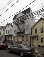 176A Parker St in Newark, NJ - Building Photo - Building Photo