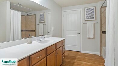 625 E Stassney Ln, Unit 07-7204 in Austin, TX - Building Photo - Building Photo