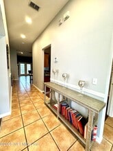 1672 Pinecrest Dr in Orange Park, FL - Foto de edificio - Building Photo