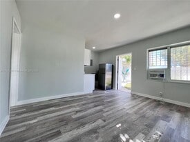 2901 NW 18th St in Fort Lauderdale, FL - Building Photo