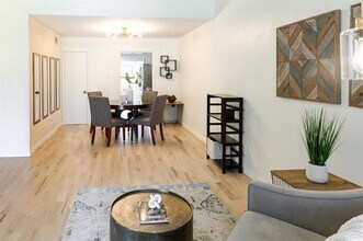 13616 Flagstone Ln in Dallas, TX - Building Photo - Building Photo