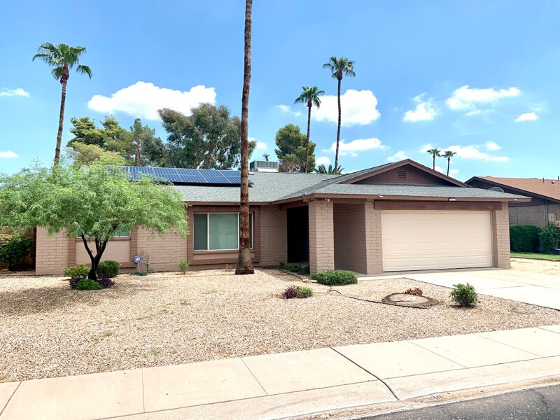 15611 N 57th Ln in Glendale, AZ - Building Photo