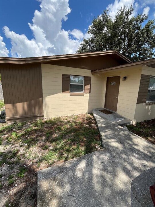 1736 3rd St NW in Winter Haven, FL - Building Photo