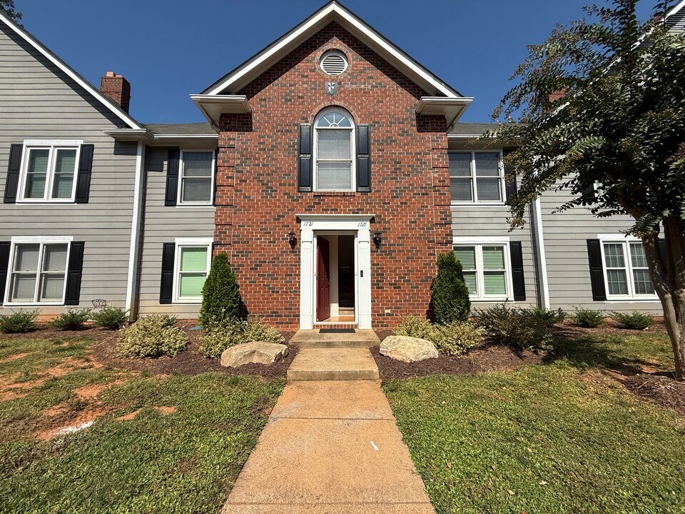 1727 Robinwood Rd in Gastonia, NC - Building Photo