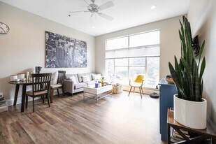 2082 Atherton Heights Ln in Charlotte, NC - Building Photo