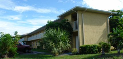 Hemingway Condominium Association in Fort Pierce, FL - Building Photo - Building Photo