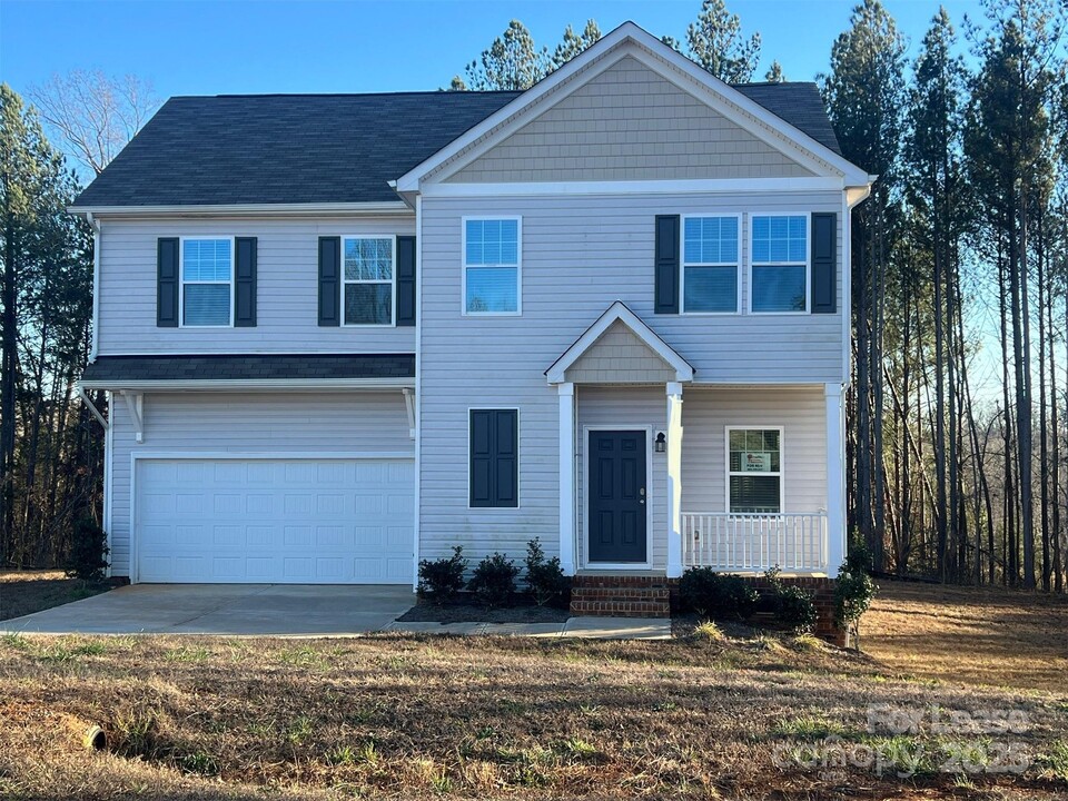 115 Big Bertha Dr in Statesville, NC - Building Photo