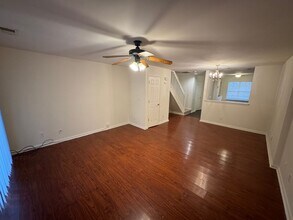 9107 Charminster Ct in Charlotte, NC - Foto de edificio - Building Photo
