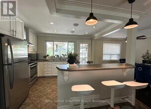 1353 Sheldon Ave in Oakville, ON - Building Photo - Building Photo