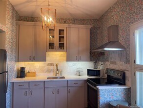 1106 Main St in Fishkill, NY - Foto de edificio - Building Photo