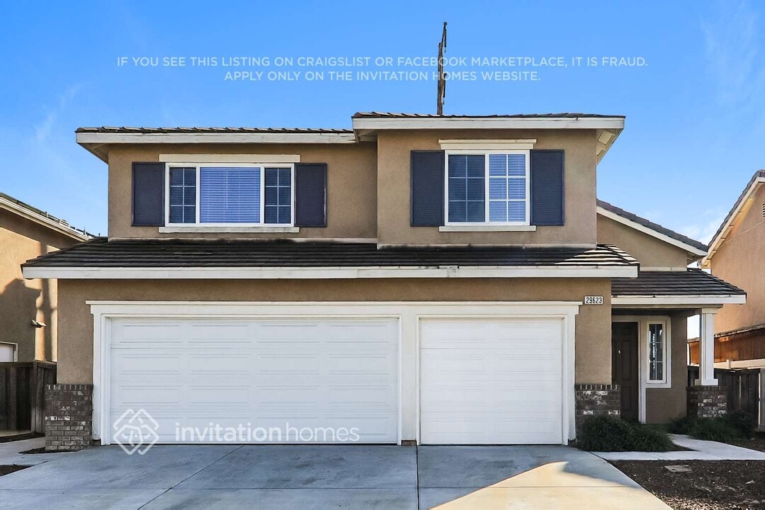 29623 Camino Cristal in Menifee, CA - Foto de edificio