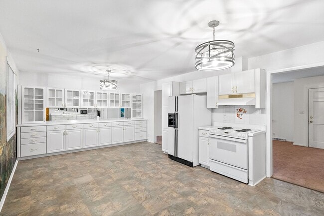 1556 N Liberty Church Rd in Clarksville, TN - Building Photo - Building Photo