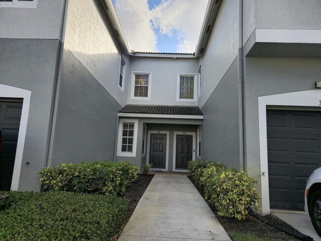 3123 Grandiflora Dr in Greenacres, FL - Building Photo - Building Photo