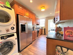 11 Babcock St, Unit 1 in Brookline, MA - Building Photo - Building Photo