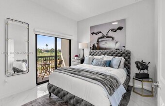 2336 E 4th Ave in Hialeah, FL - Building Photo - Building Photo