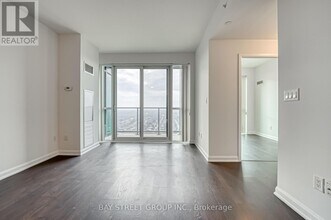 11-2611 Bogert Ave in Toronto, ON - Building Photo - Building Photo