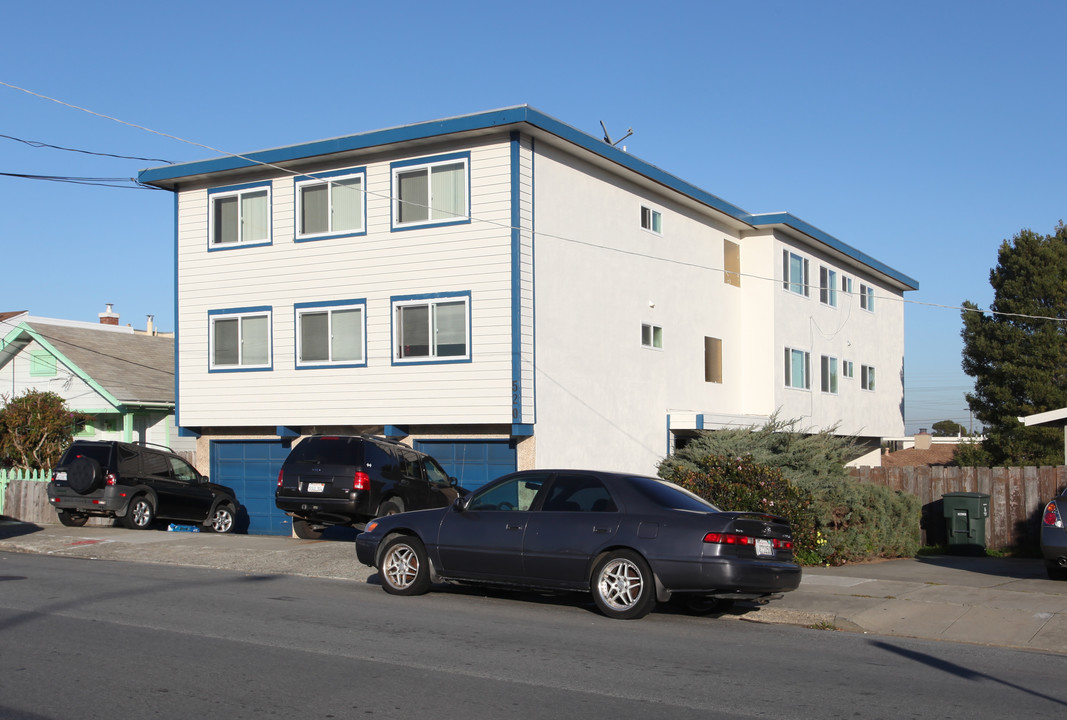 520 Mastick Ave in San Bruno, CA - Building Photo