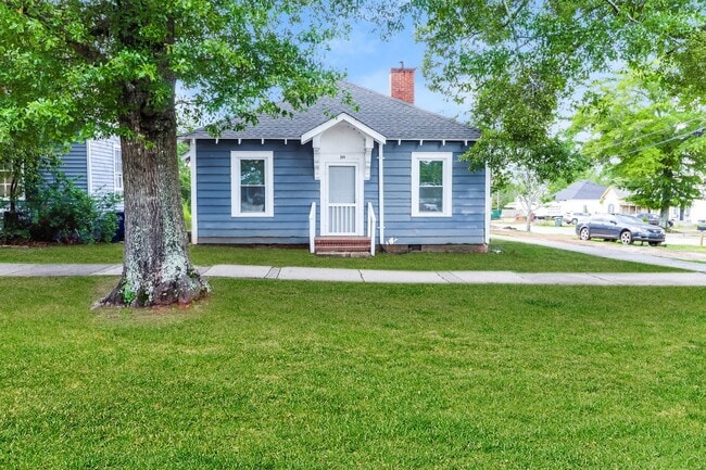 property at 106 W Tinsley St