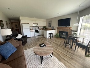 18 Lake Chelan Shores Dr in Chelan, WA - Building Photo - Building Photo