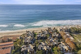 325 S Sierra Ave, Unit 25 in Solana Beach, CA - Building Photo - Building Photo