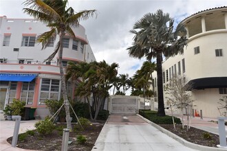 7300 Ocean Terrace in Miami Beach, FL - Foto de edificio - Building Photo