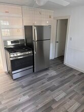 2 Mt Hope St-Unit -2 in Dedham, MA - Foto de edificio - Building Photo