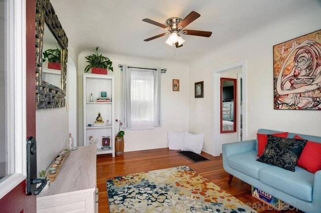 4623 Kensington Dr in San Diego, CA - Building Photo - Building Photo
