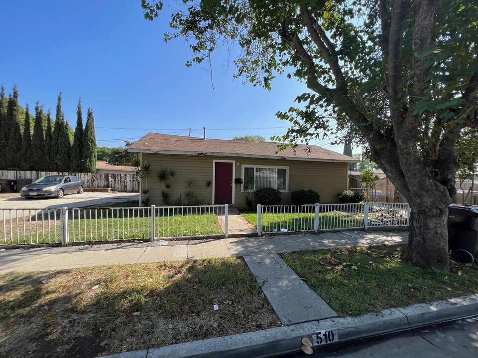 510 S Pomona Ave in Fullerton, CA - Building Photo