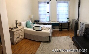 100 Linden St, Unit 3 in Boston, MA - Building Photo - Building Photo