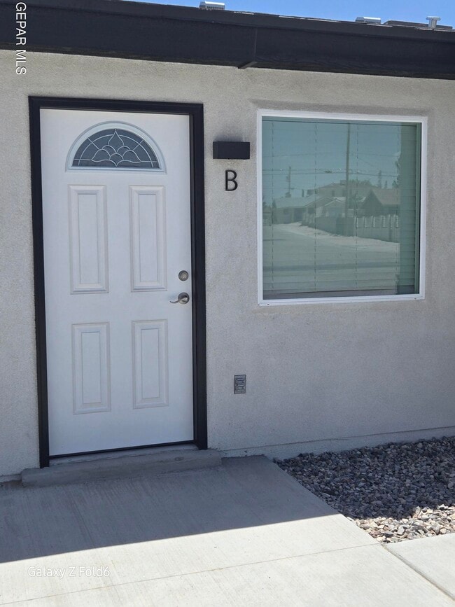 1483 O Sullivan Dr in Horizon City, TX - Building Photo - Building Photo