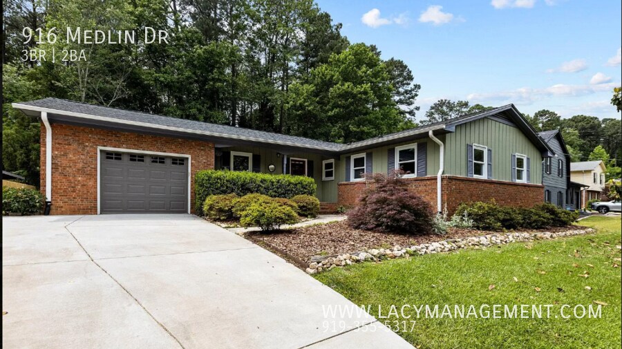 916 Medlin Dr in Cary, NC - Building Photo