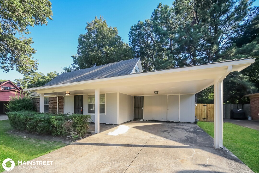 5495 Flowering Peach Dr in Memphis, TN - Building Photo