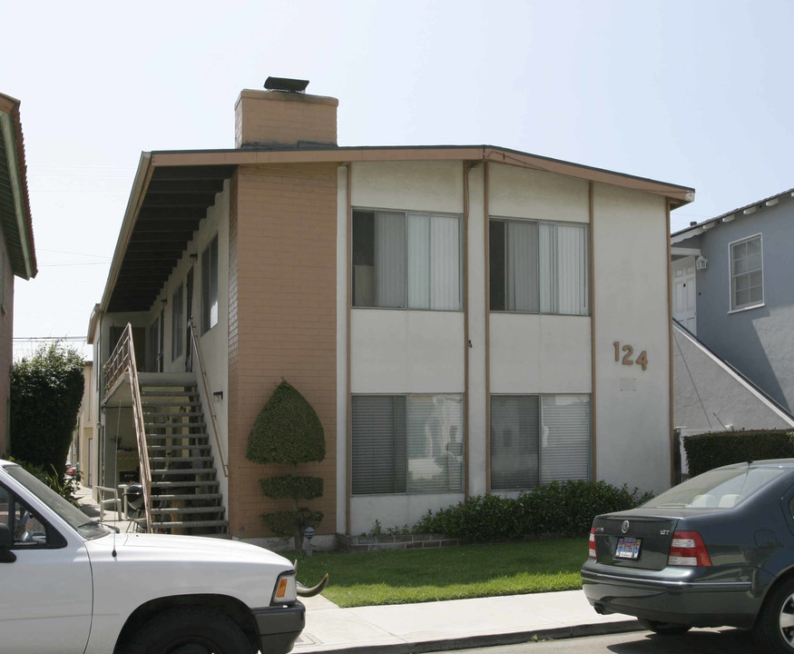 124 Quincy Ave in Long Beach, CA - Foto de edificio