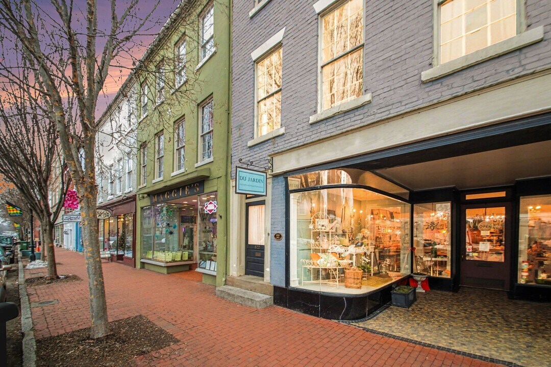 822 Caroline St in Fredericksburg, VA - Building Photo